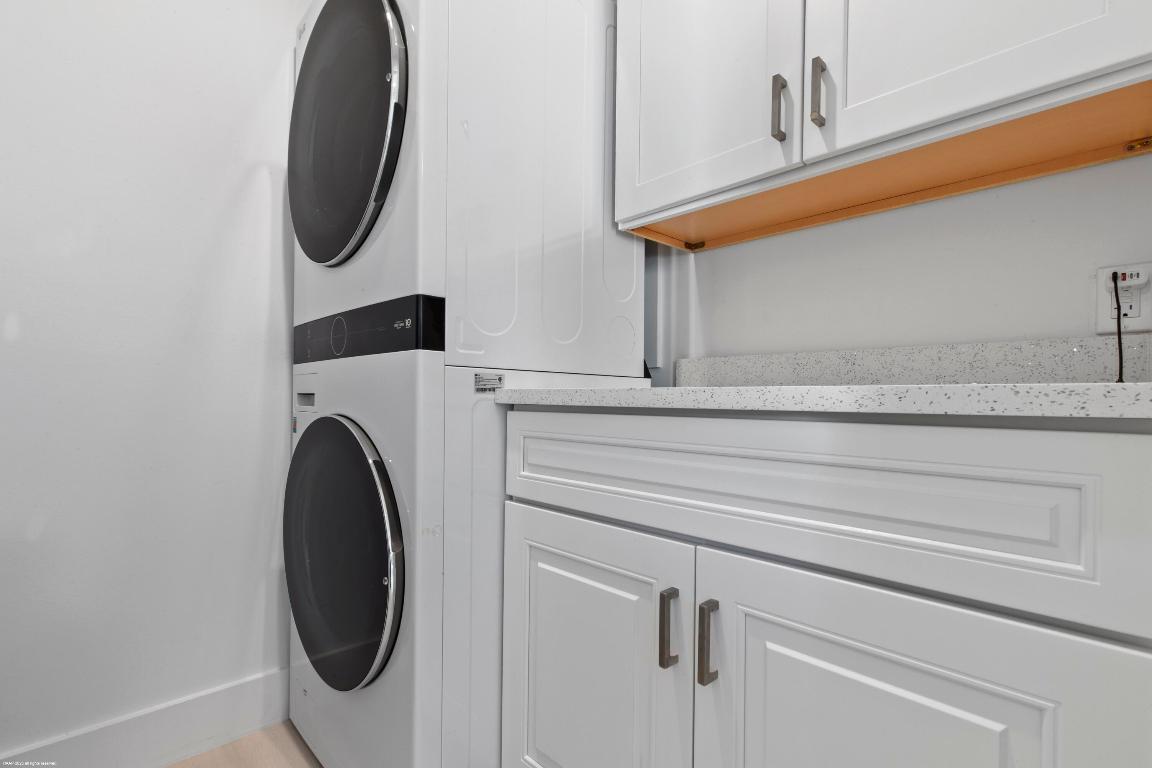 JUPITER ISLAND - Residential