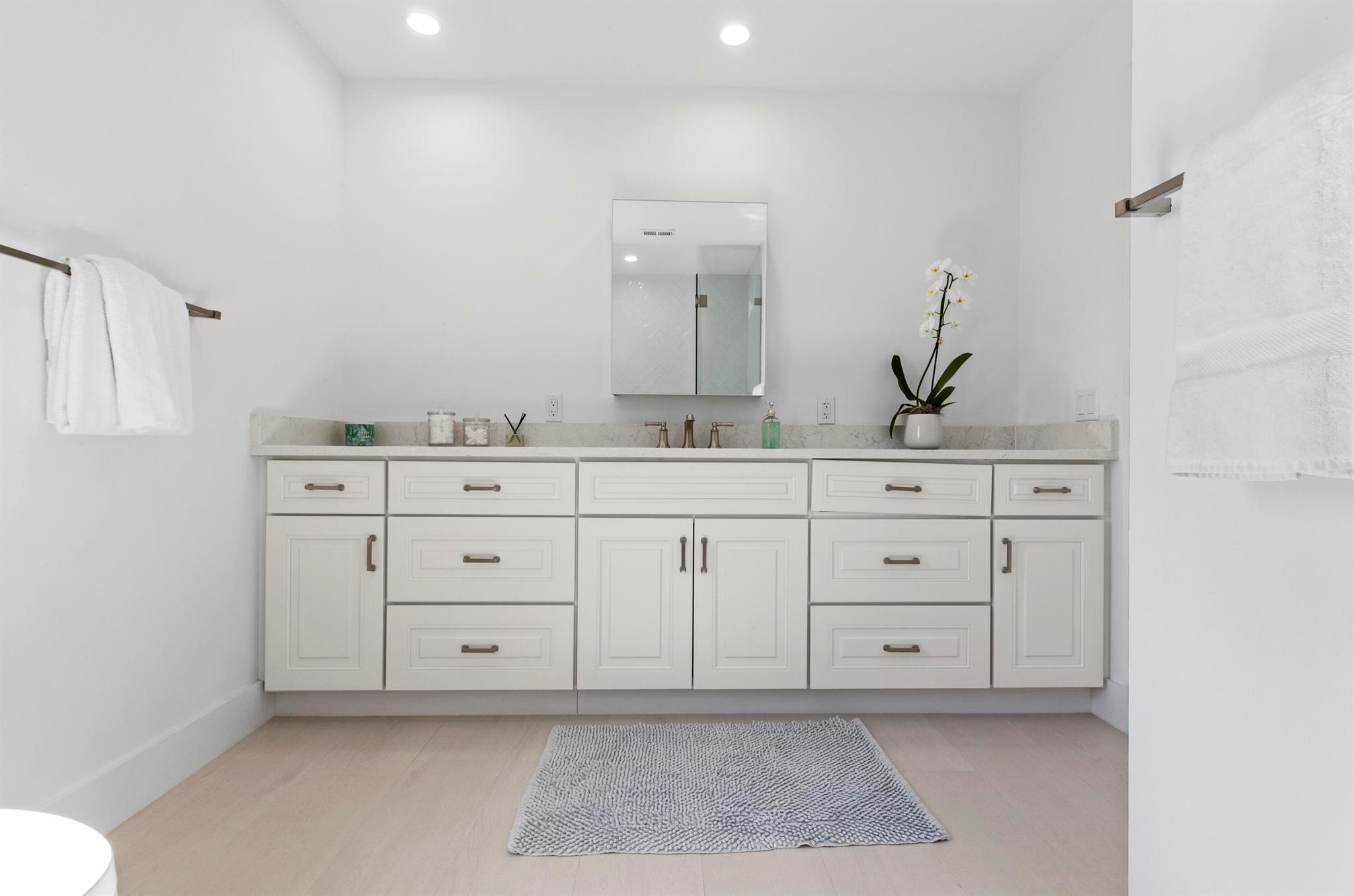 JUPITER ISLAND - Residential