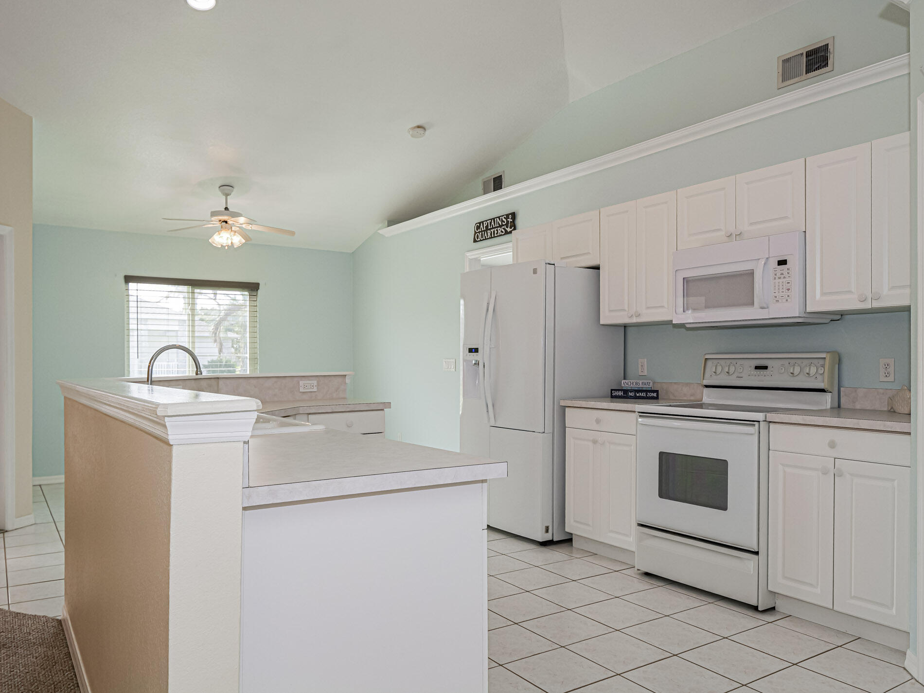 SUNSET LAKES PHASE III - Residential