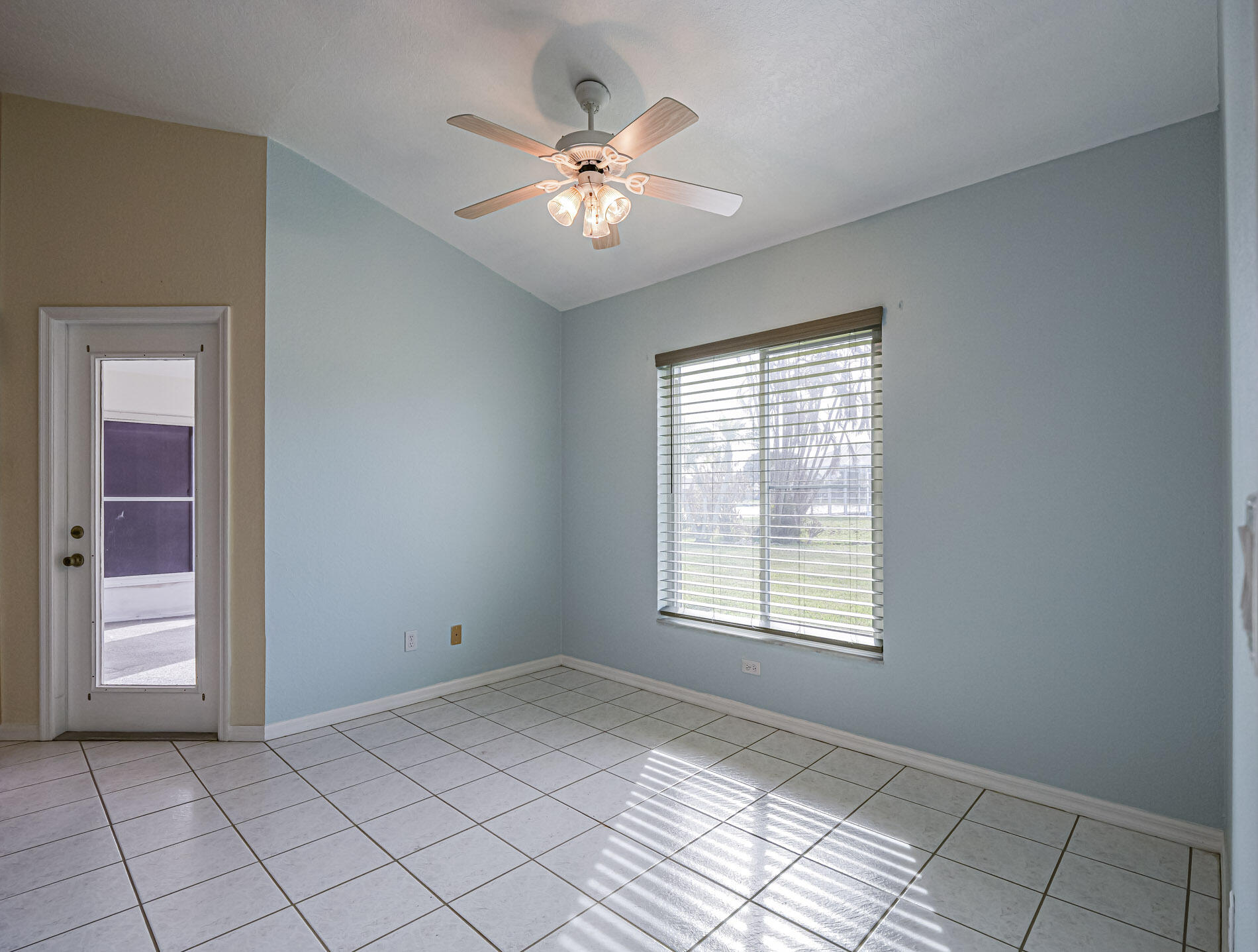 SUNSET LAKES PHASE III - Residential