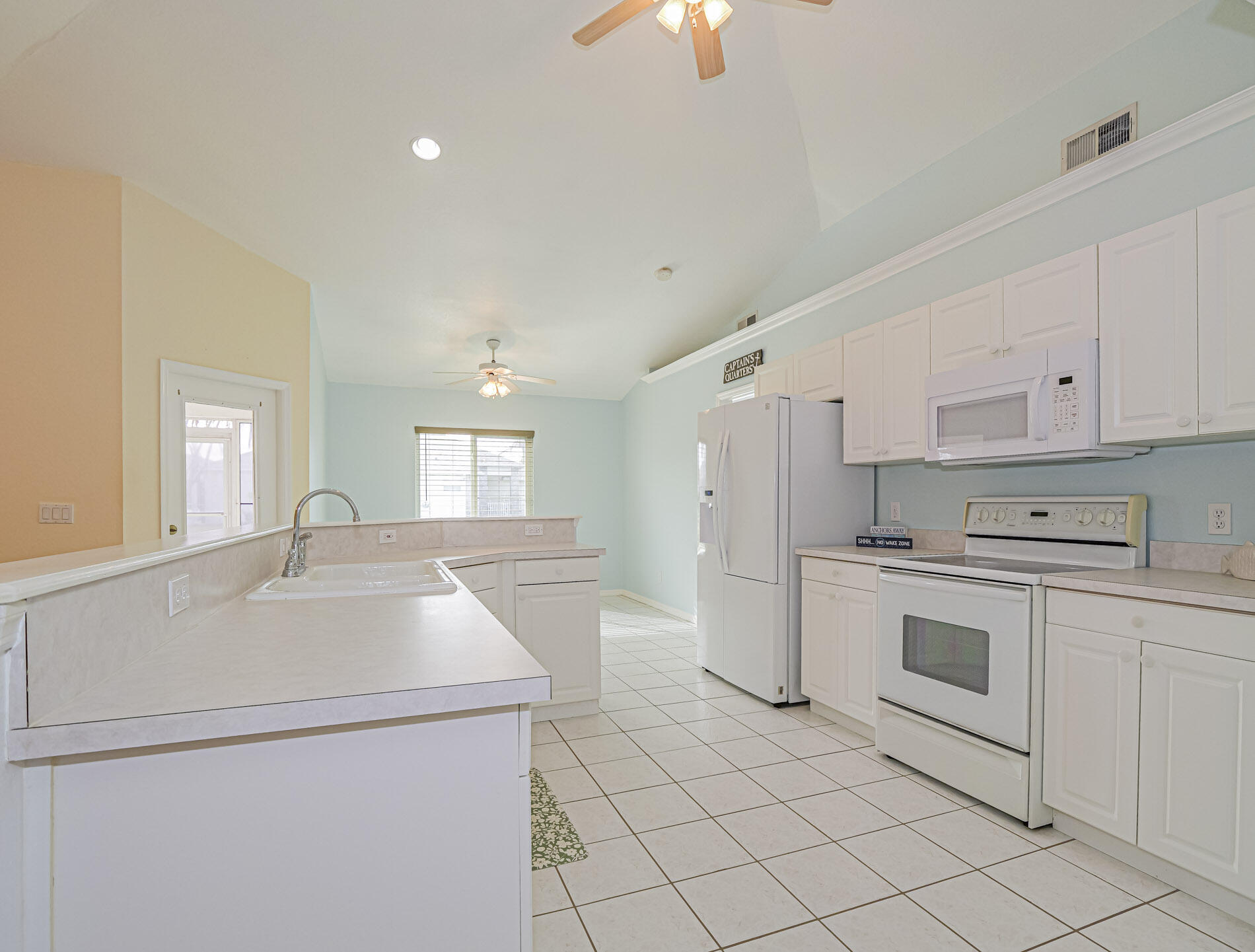 SUNSET LAKES PHASE III - Residential