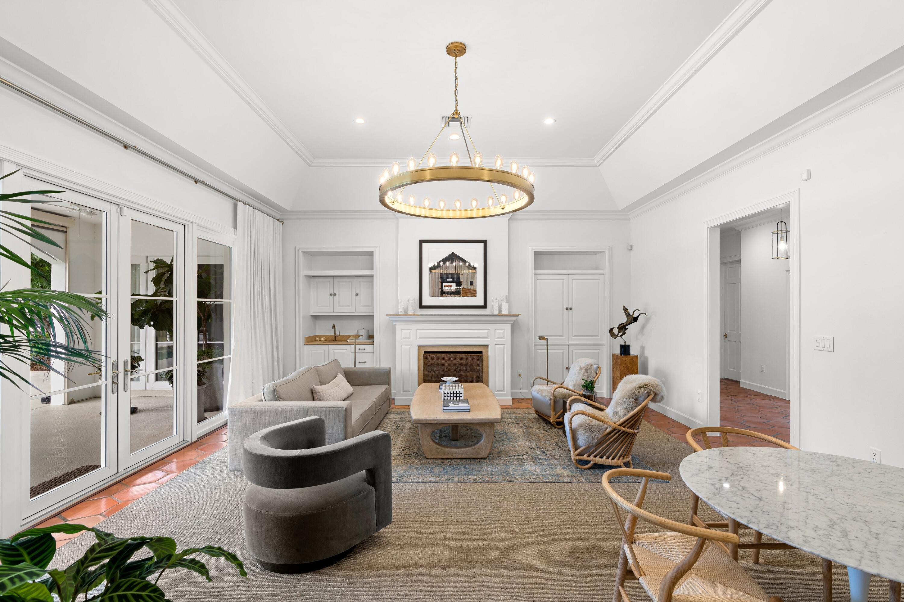 PALM BEACH POINT - Residential