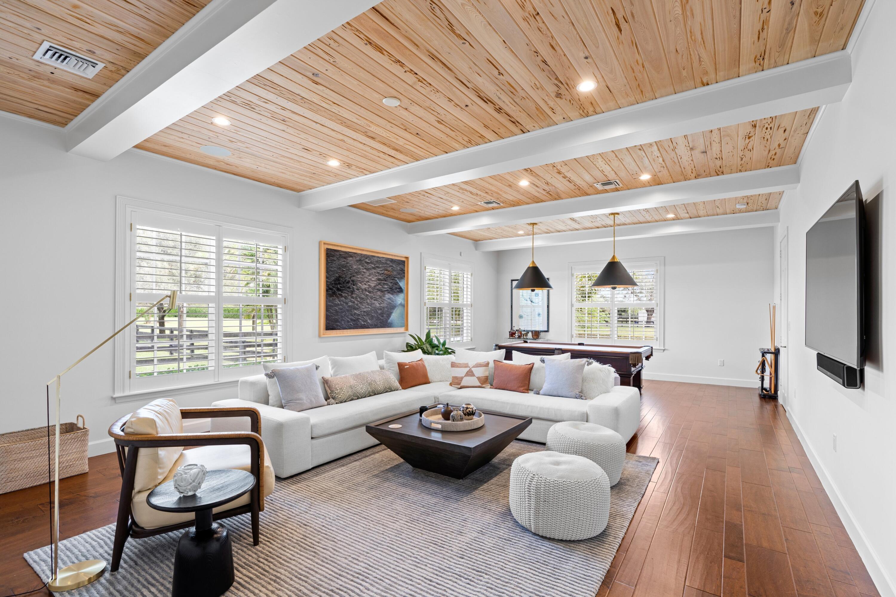 PALM BEACH POINT - Residential