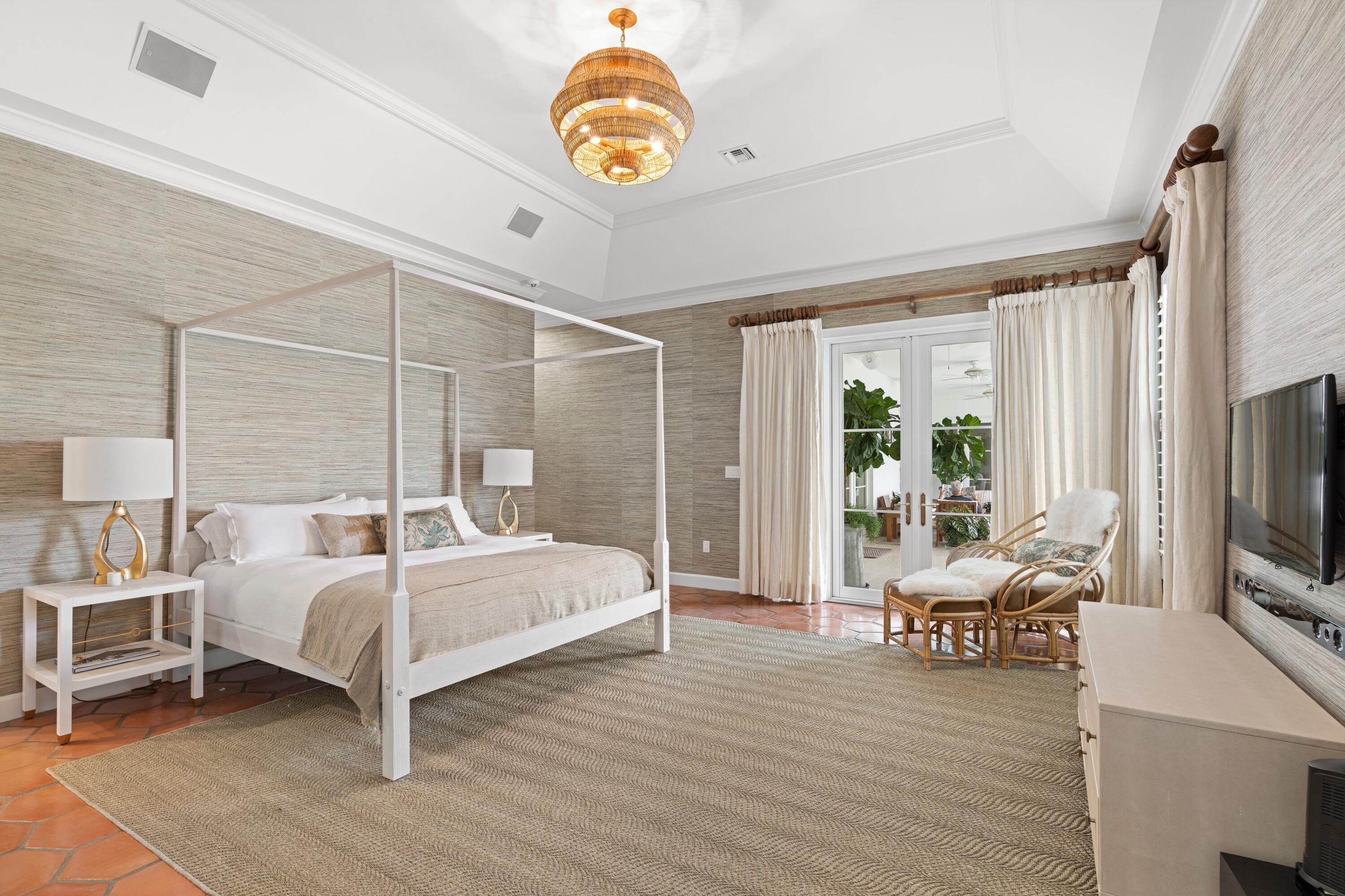 PALM BEACH POINT - Residential