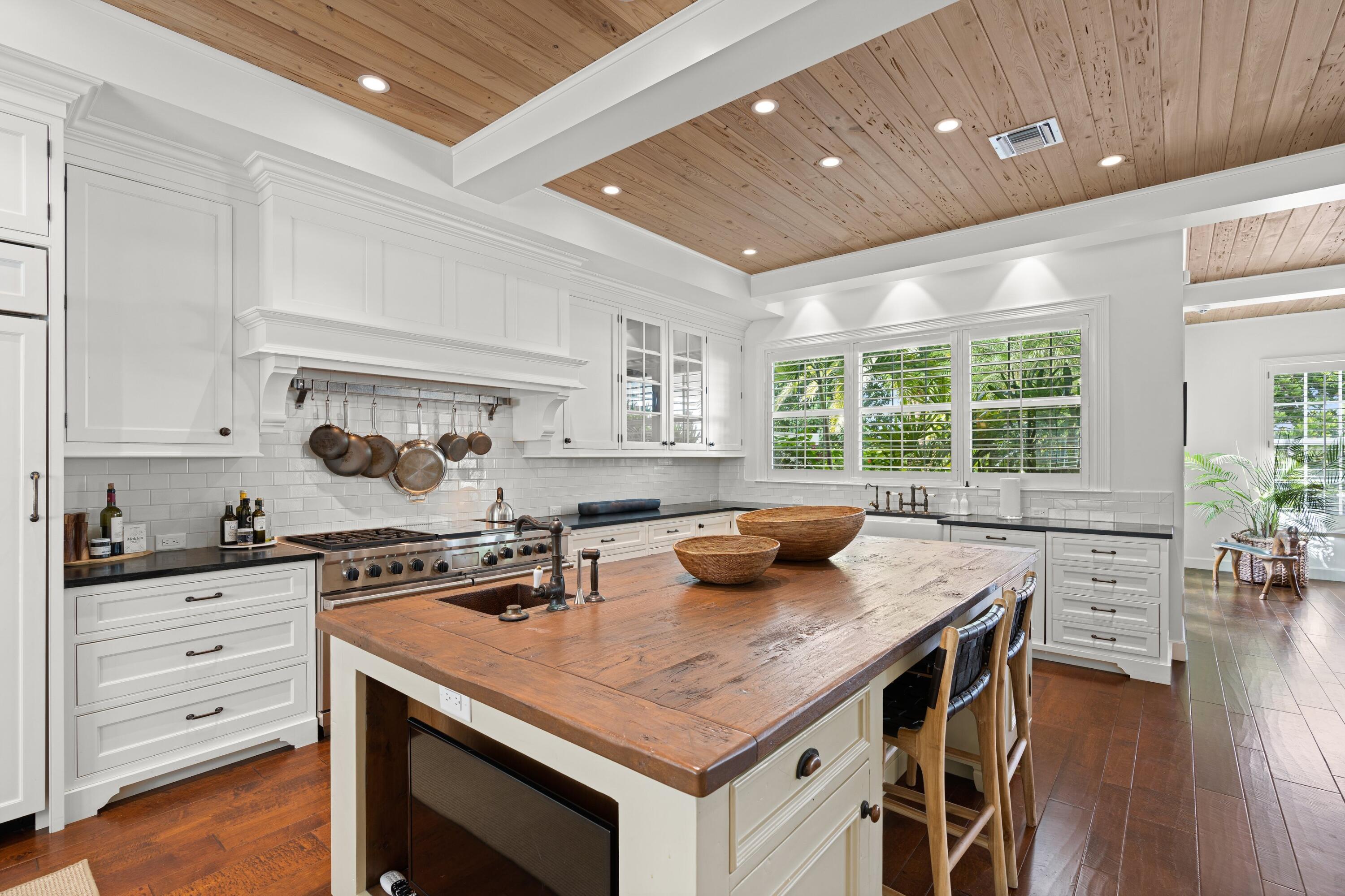 PALM BEACH POINT - Residential