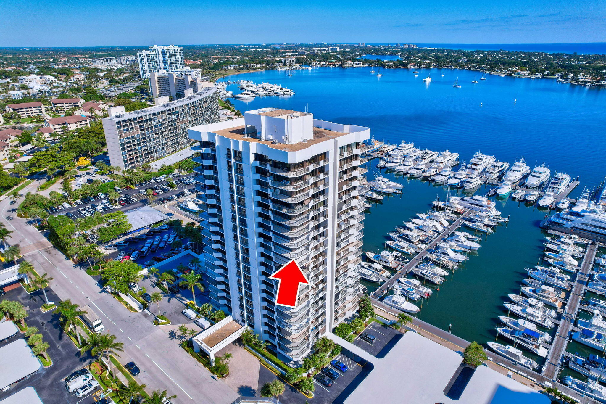 MARINA TOWER OLD PORT COVE - Residential