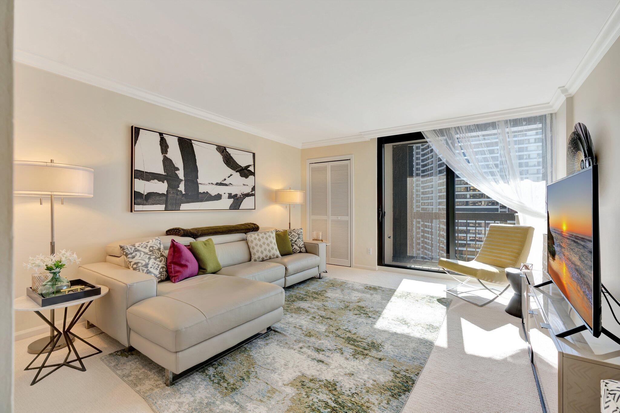 MARINA TOWER OLD PORT COVE - Residential