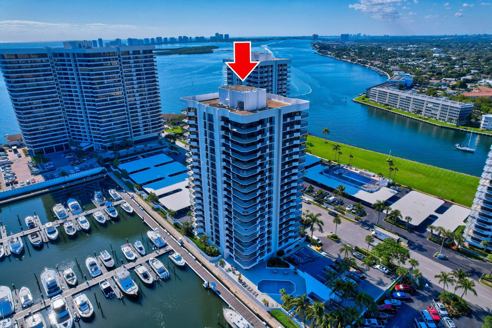 MARINA TOWER OLD PORT COVE - Residential