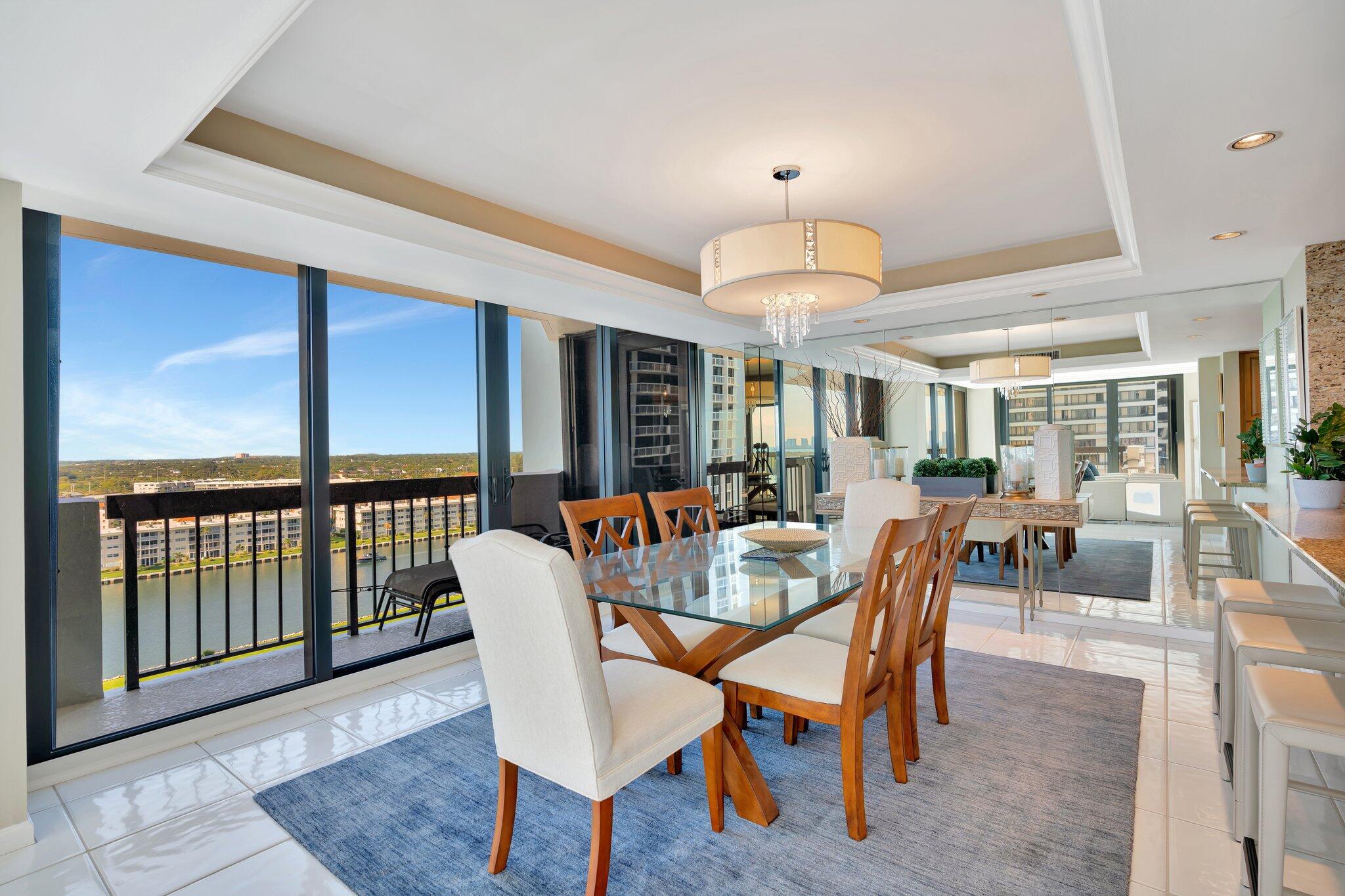 MARINA TOWER OLD PORT COVE - Residential