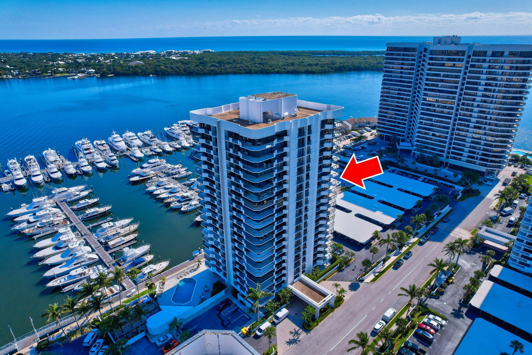 MARINA TOWER OLD PORT COVE - Residential