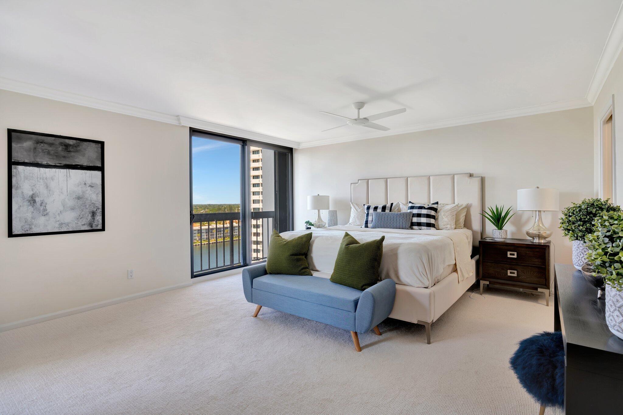 MARINA TOWER OLD PORT COVE - Residential