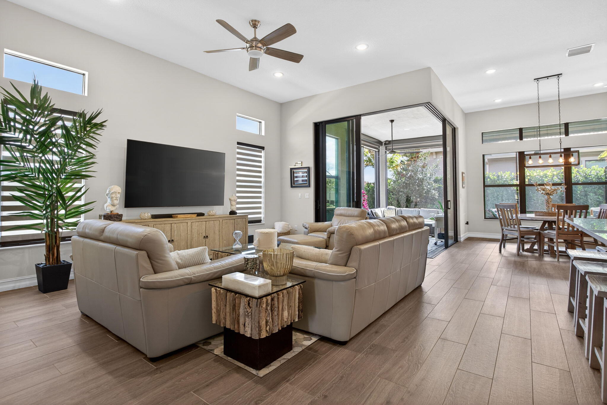 PARKLAND ROYALE - Residential