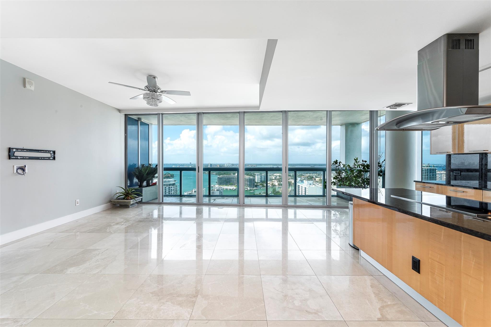 6899 Collins Ave 2707