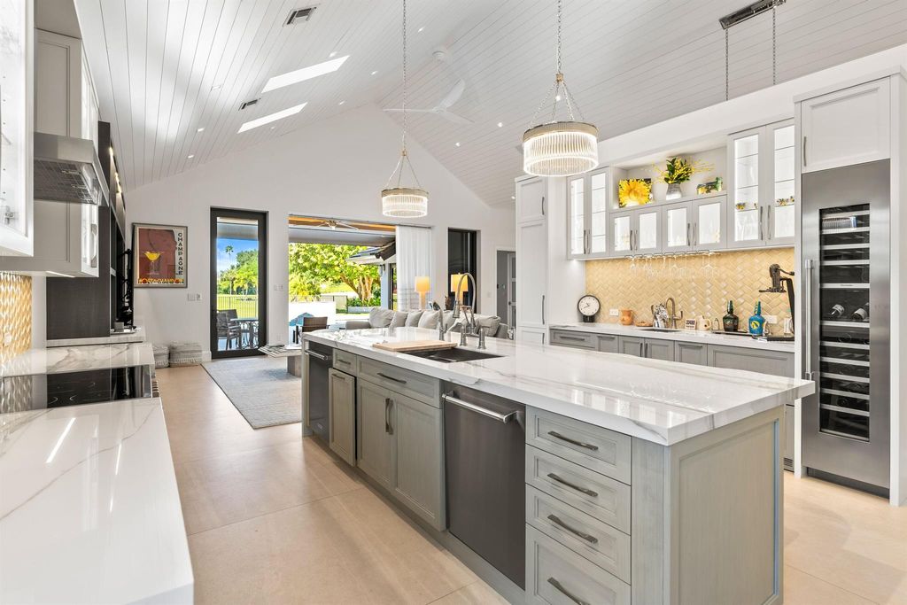 Photo of 13837 Rivoli Drive, Palm Beach Gardens, FL 33410 (MLS # R11088311)