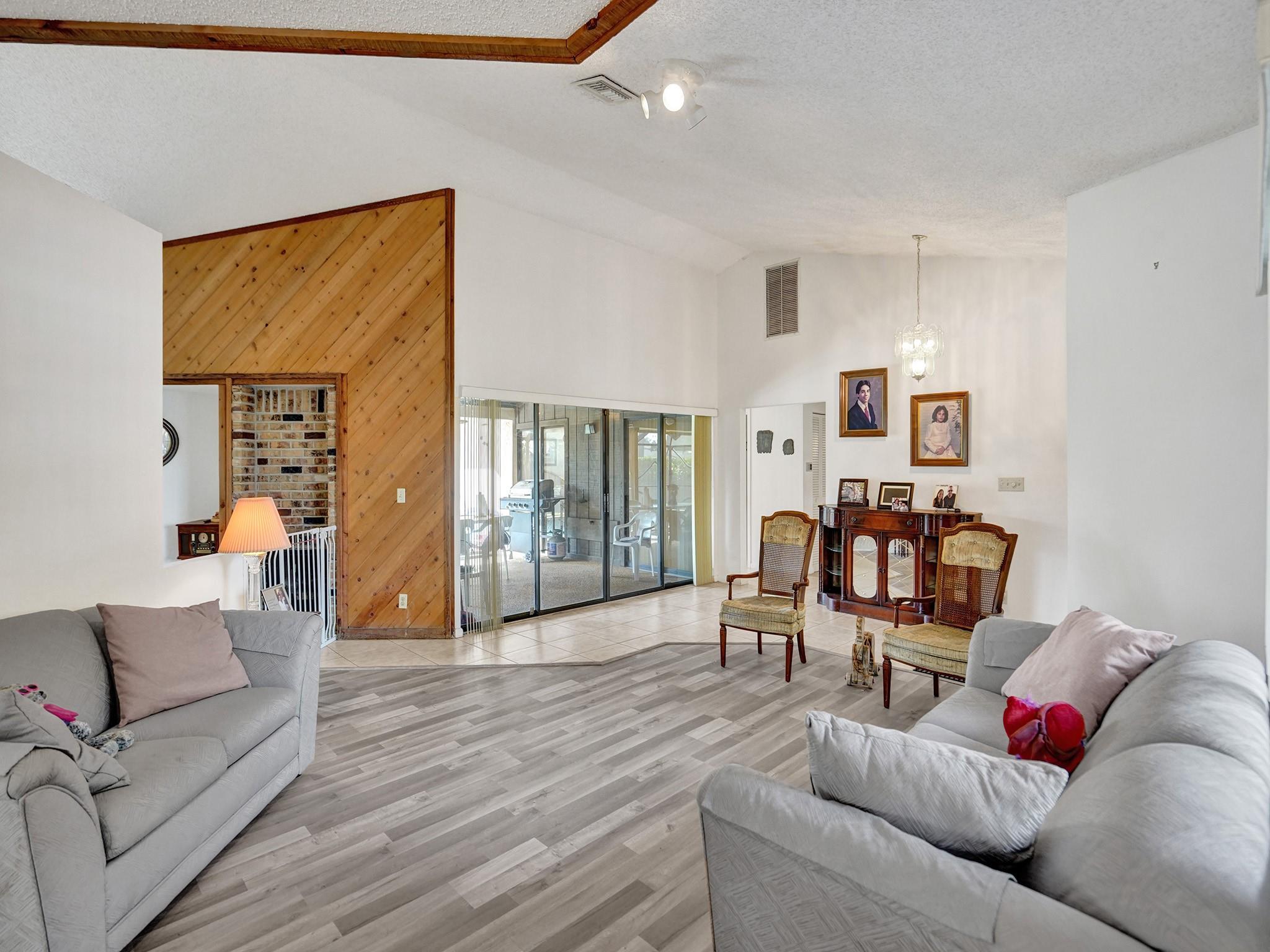 CYPRESS RUN - Residential