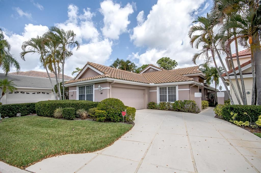 Photo of 157 Eagleton Court, Palm Beach Gardens, FL 33418 (MLS # R10756602)
