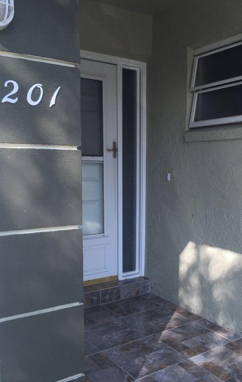 LINCOLNWOOD VILLAGE - Residential Lease