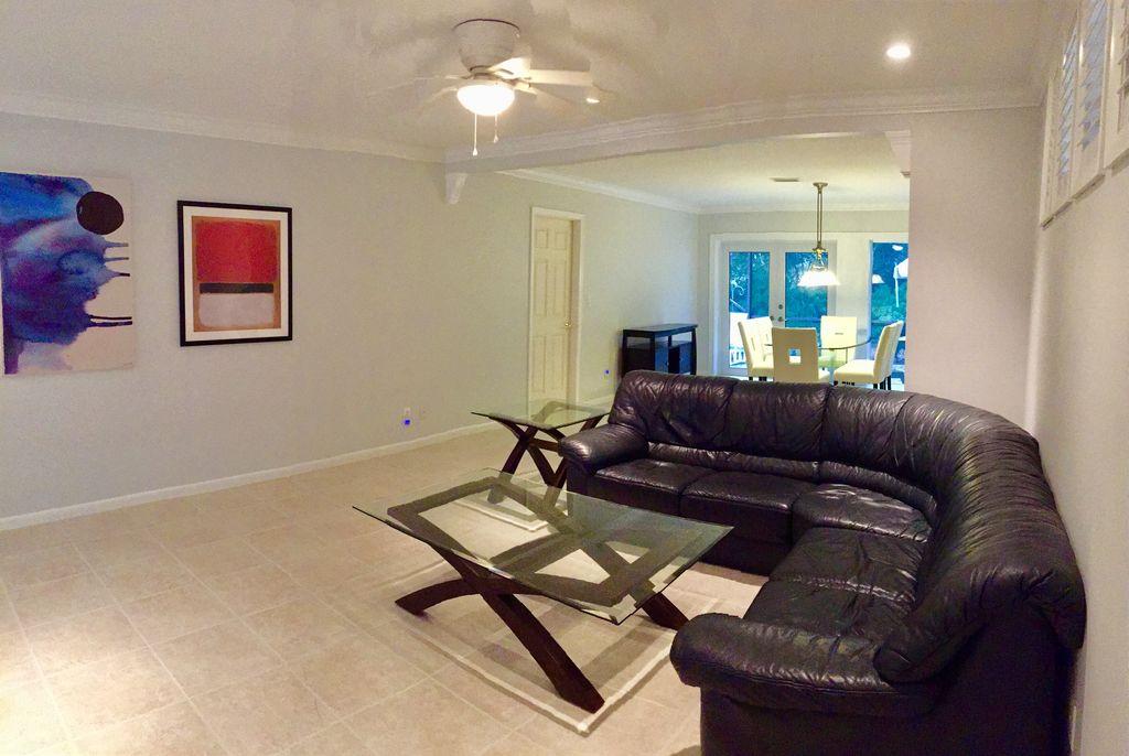 LINCOLNWOOD VILLAGE - Residential Lease