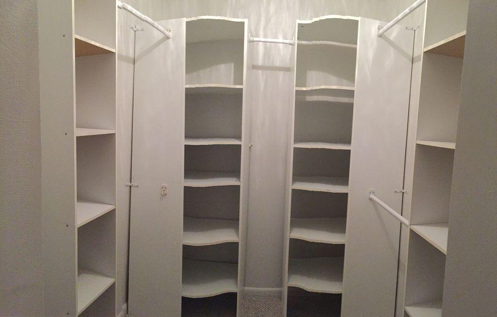 LINCOLNWOOD VILLAGE - Residential Lease