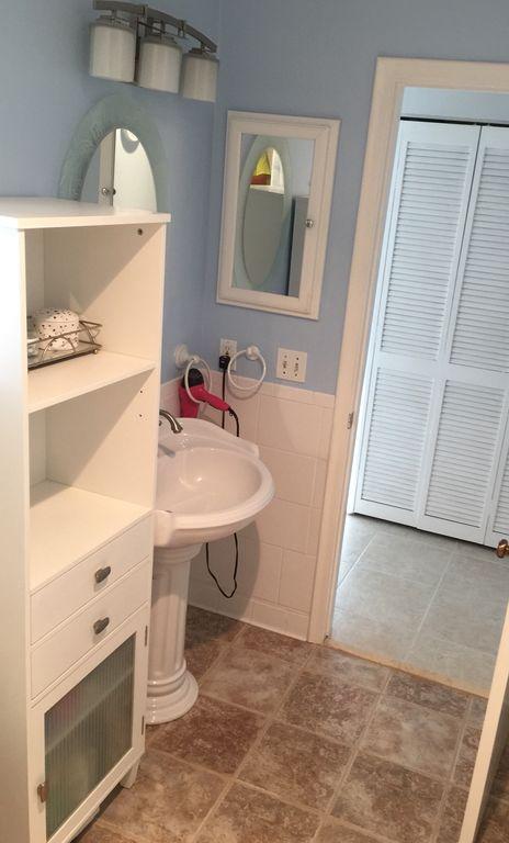 LINCOLNWOOD VILLAGE - Residential Lease