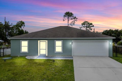 482 NW Fairfax Avenue Port St Lucie FL 34983
