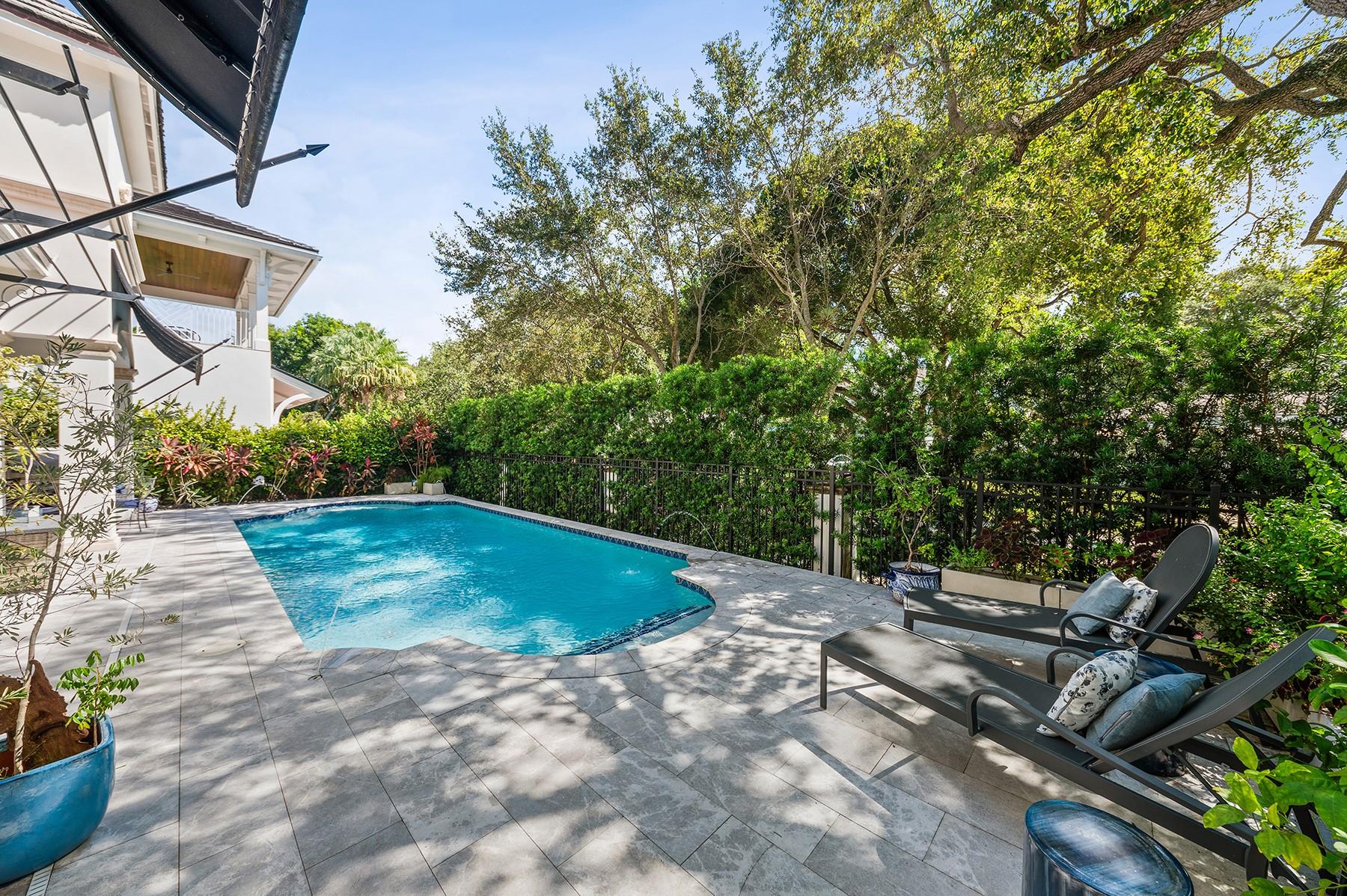 RIO VISTA ISLES - Residential