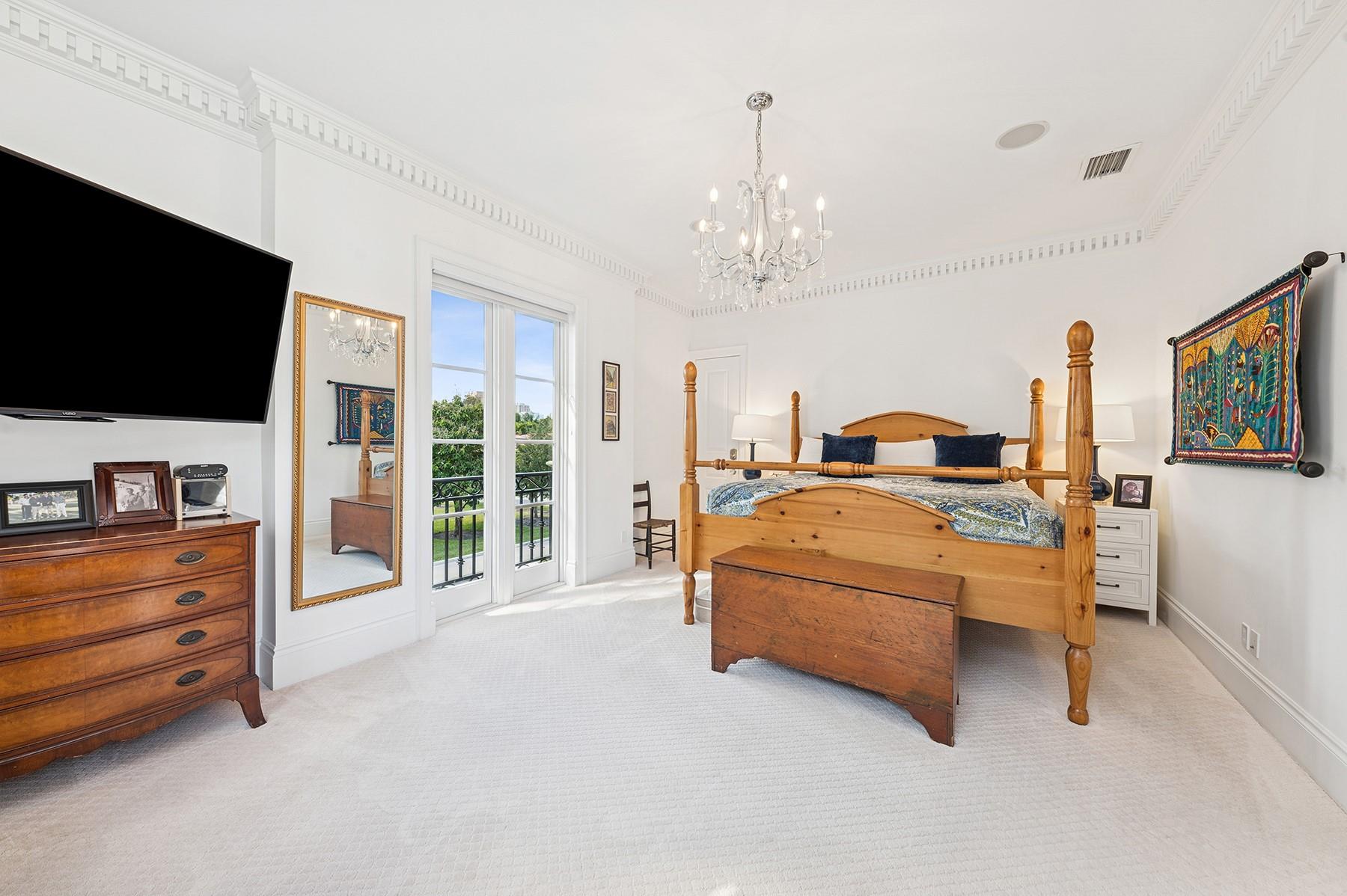 RIO VISTA ISLES - Residential