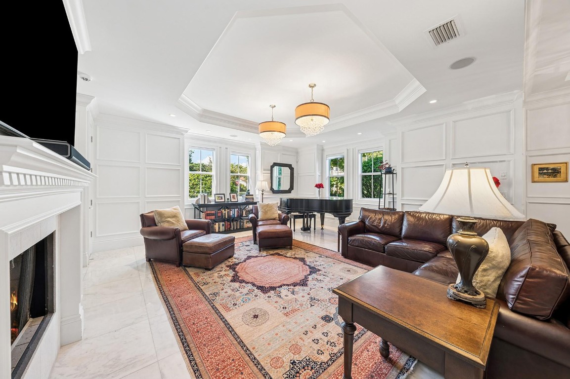 RIO VISTA ISLES - Residential