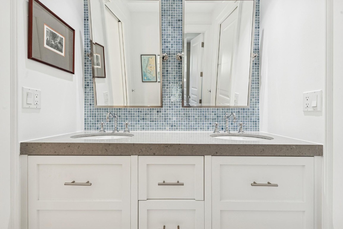 RIO VISTA ISLES - Residential