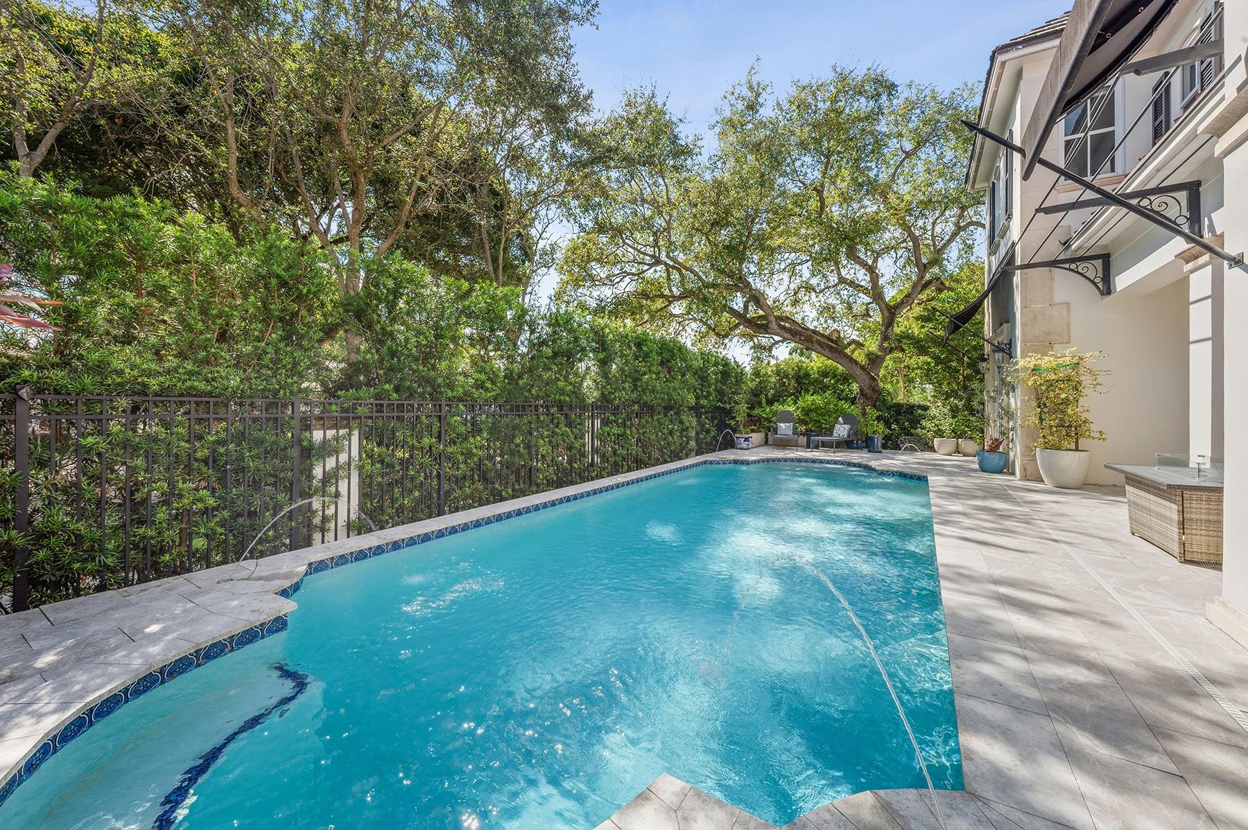 RIO VISTA ISLES - Residential