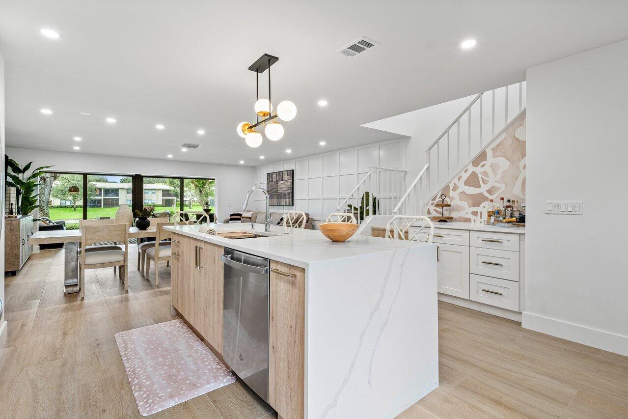 STRATFORD AT HUNTERS RUN CONDO - Residential