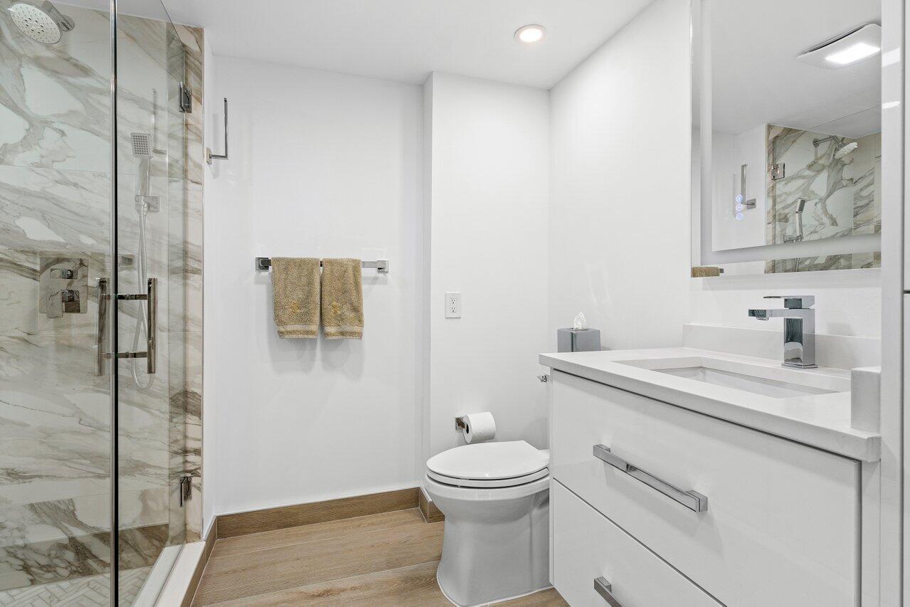 STRATFORD AT HUNTERS RUN CONDO - Residential