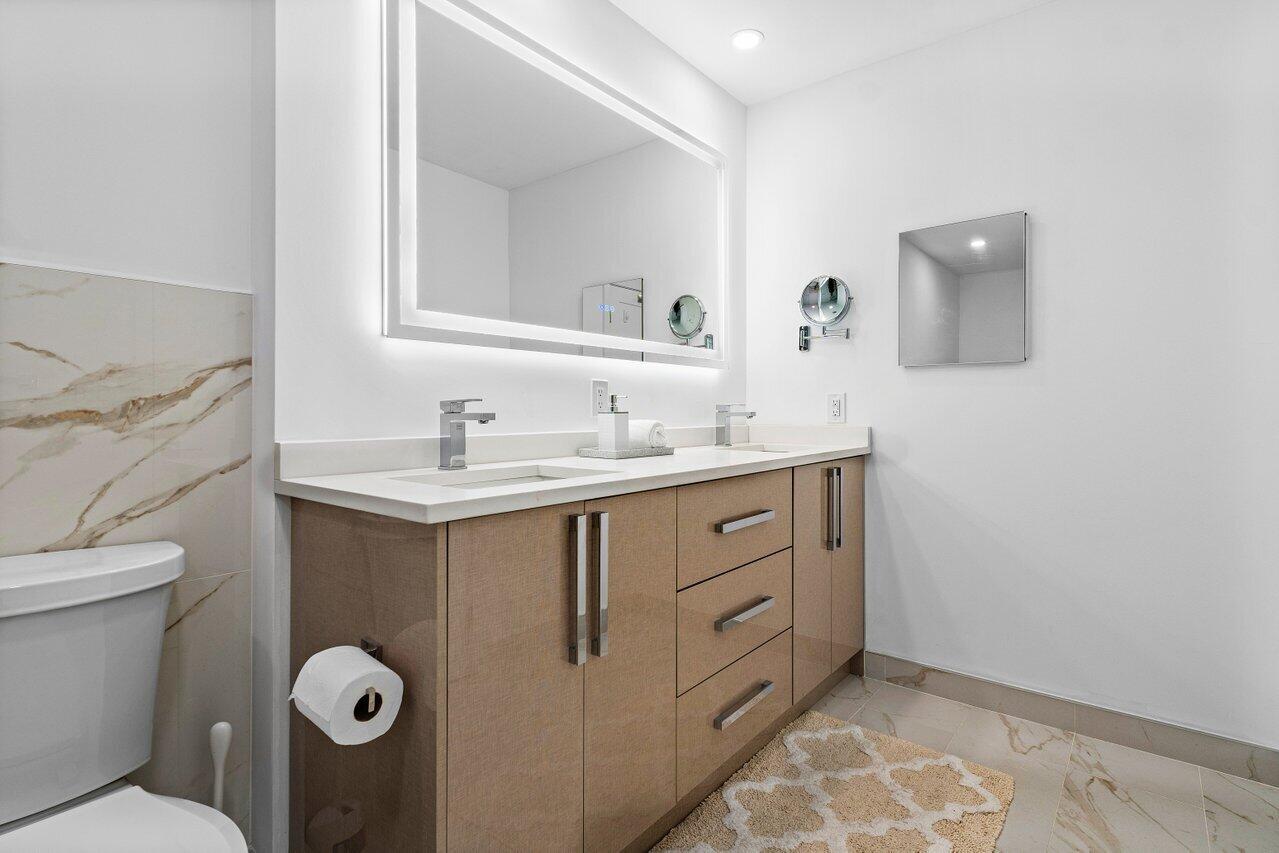 STRATFORD AT HUNTERS RUN CONDO - Residential