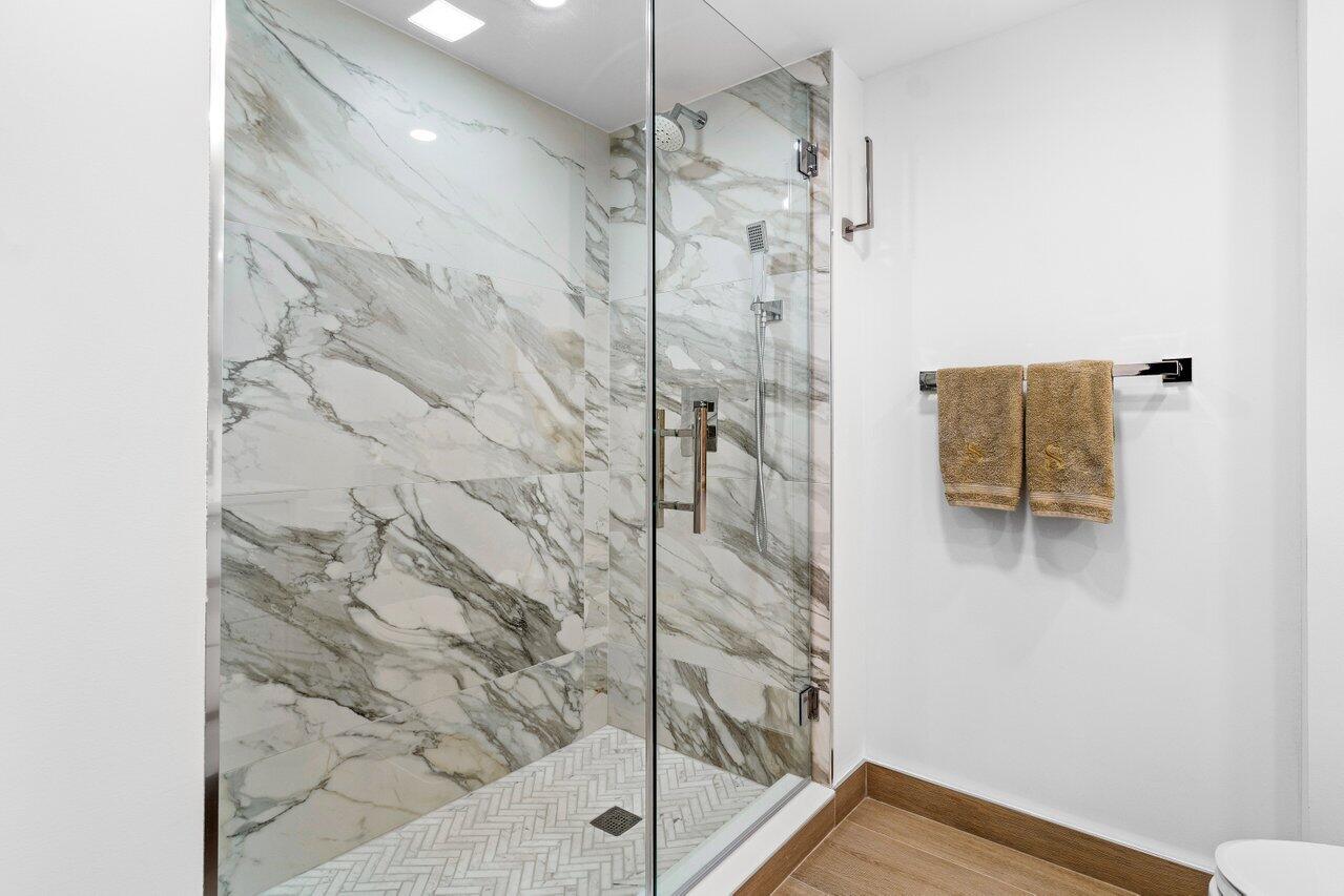 STRATFORD AT HUNTERS RUN CONDO - Residential