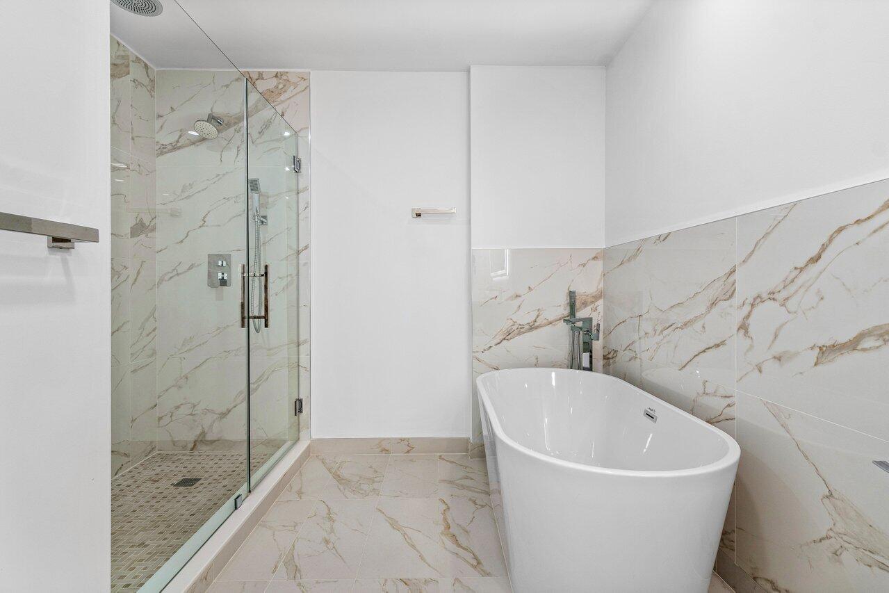 STRATFORD AT HUNTERS RUN CONDO - Residential