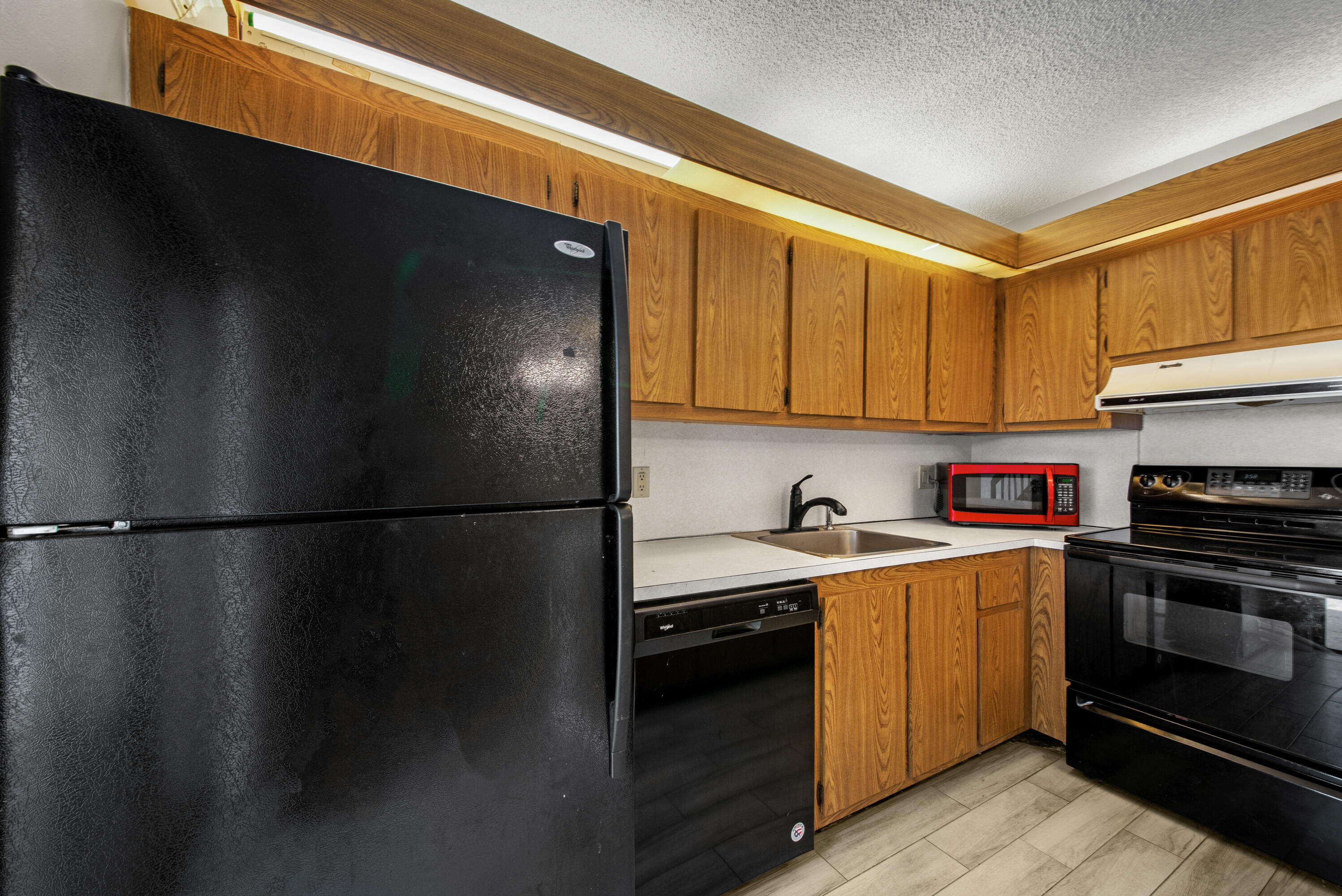 LAKEWOOD OF PALM SPRINGS - Residential Lease