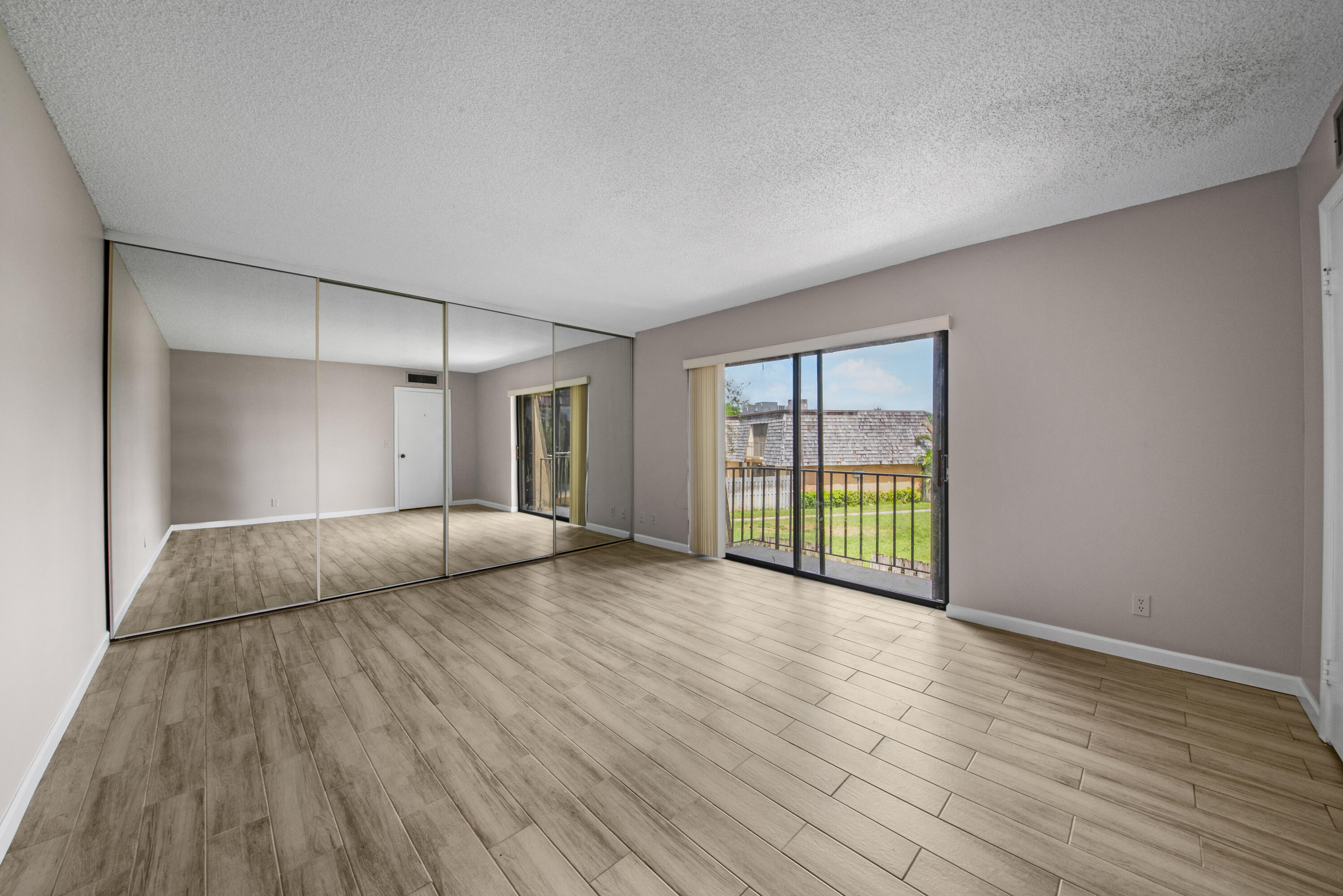 LAKEWOOD OF PALM SPRINGS - Residential Lease