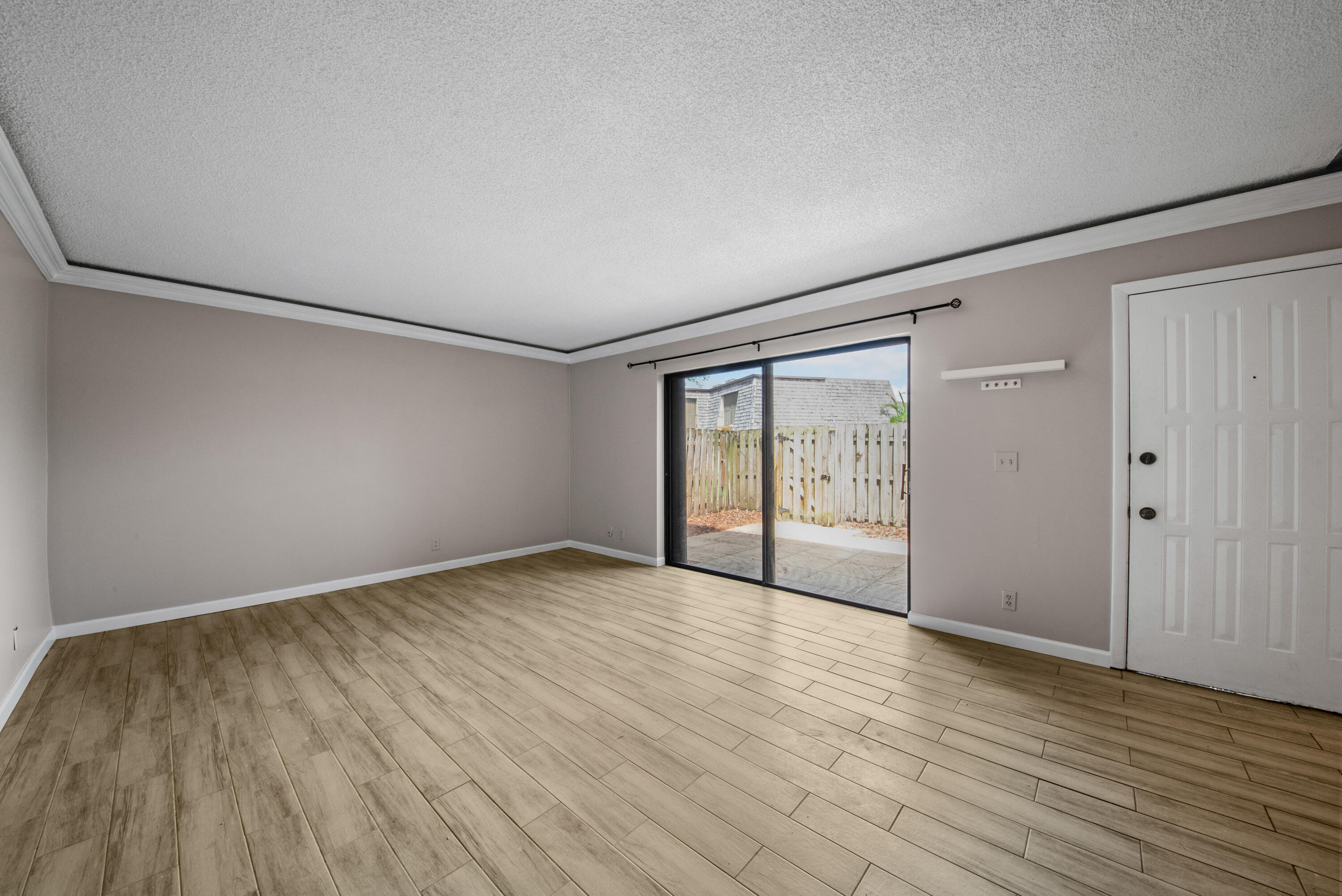 LAKEWOOD OF PALM SPRINGS - Residential Lease