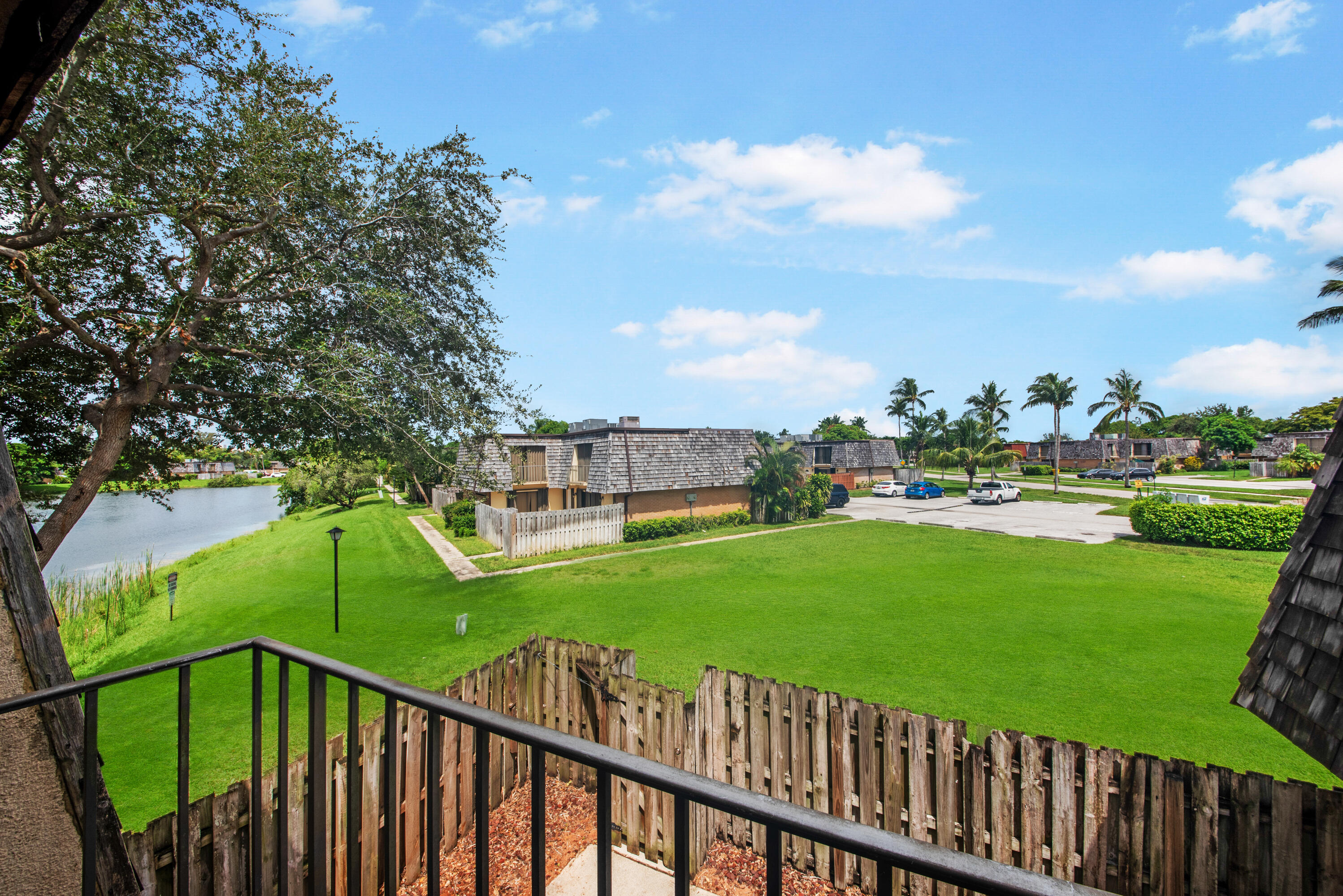 LAKEWOOD OF PALM SPRINGS - Residential Lease