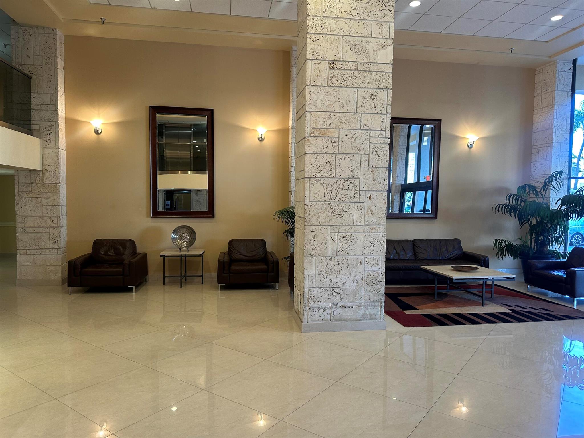 WINSTON TOWERS 700 CONDO - Residential