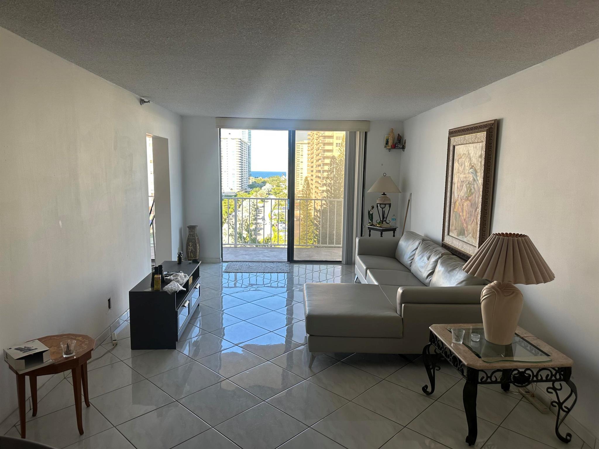 WINSTON TOWERS 700 CONDO - Residential