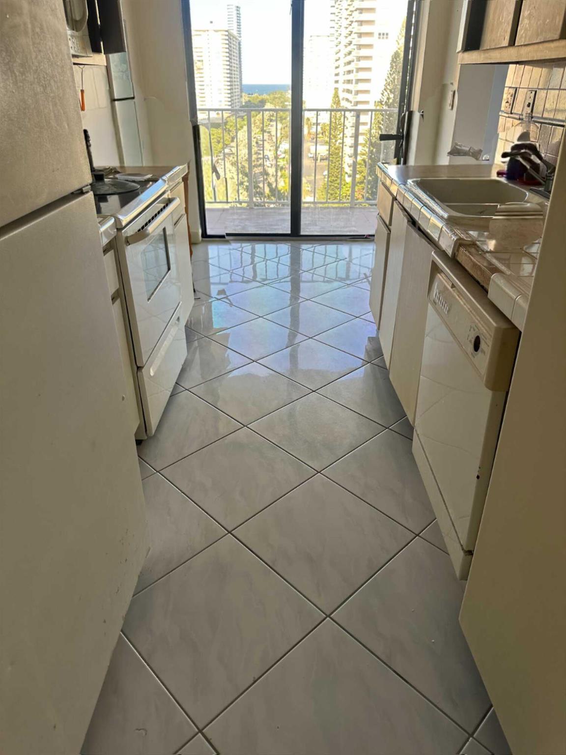 WINSTON TOWERS 700 CONDO - Residential