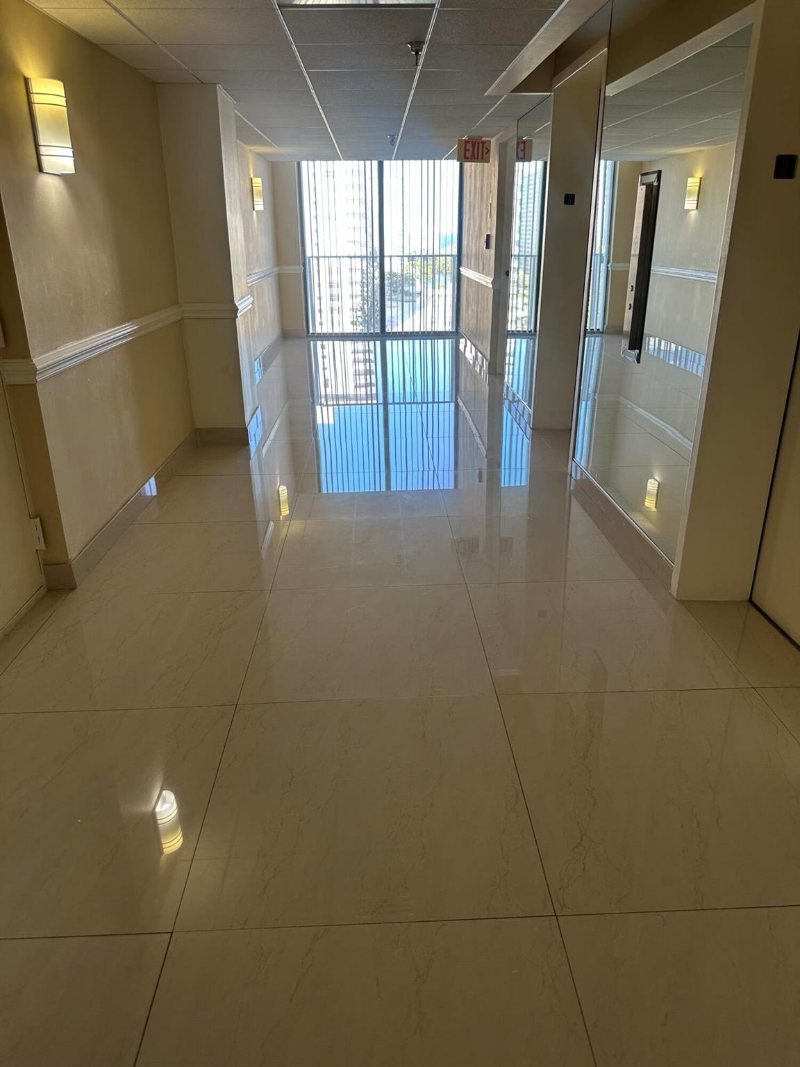 WINSTON TOWERS 700 CONDO - Residential