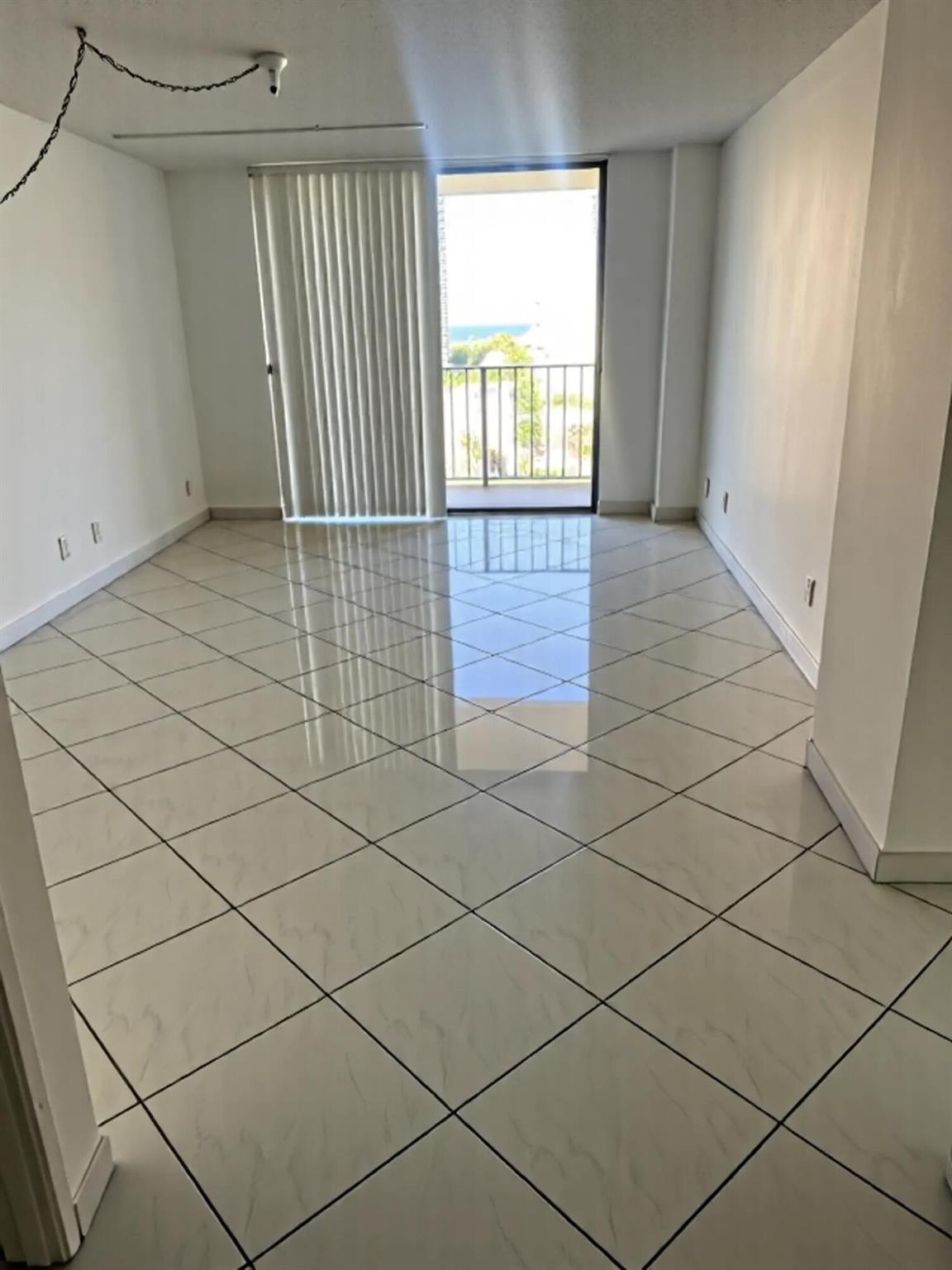 WINSTON TOWERS 700 CONDO - Residential