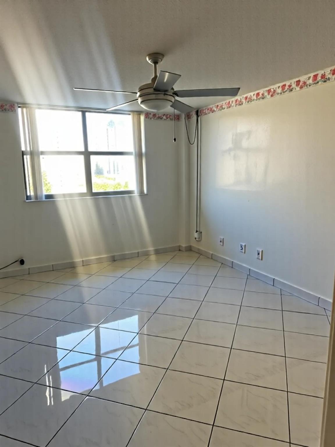 WINSTON TOWERS 700 CONDO - Residential