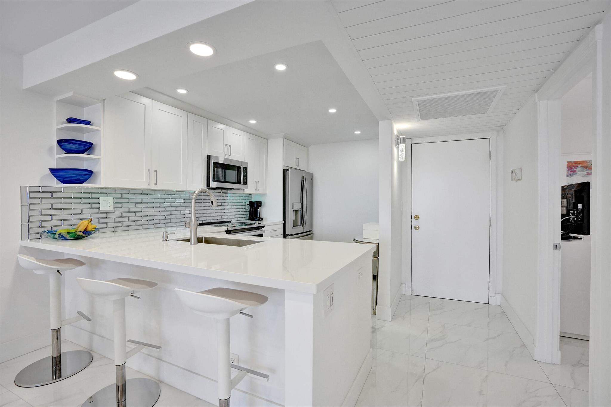 6 Royal Palm Way 506