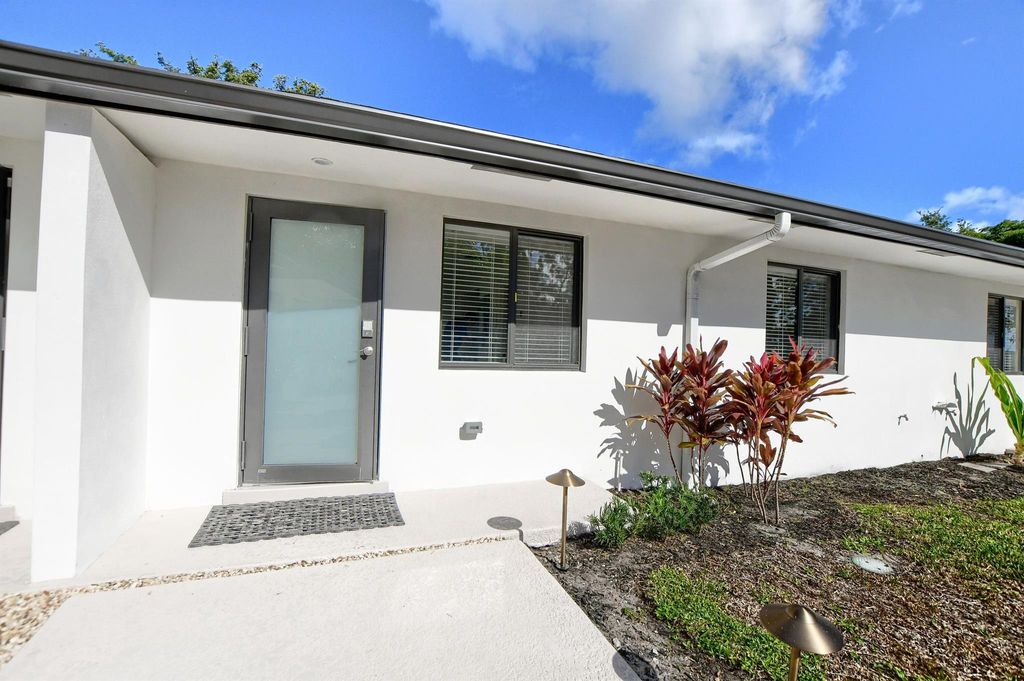 Photo of 2503 Oceanview Avenue #B, Delray Beach, FL 33444 (MLS # R11065693)