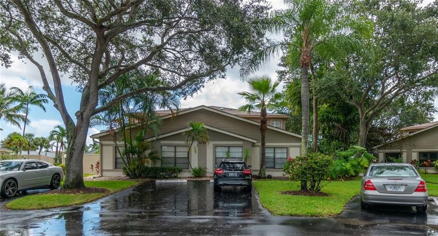 This spacious, bright and open townhouse with vaulted ceilings invites you to bring your design ideas. With 3 bedrooms, 2.5 baths, eat-in kitchen, main bedroom on the ground floor which offers sliders to a private patio perfect for entertaining or relaxing after a long day. New roof and well maintained common areas. The community offers a club house, pools, playgrounds, tennis, fitness room as well as a space for parties and so much more. Centrally located to highways, schools, shopping, restaurants and the beach.