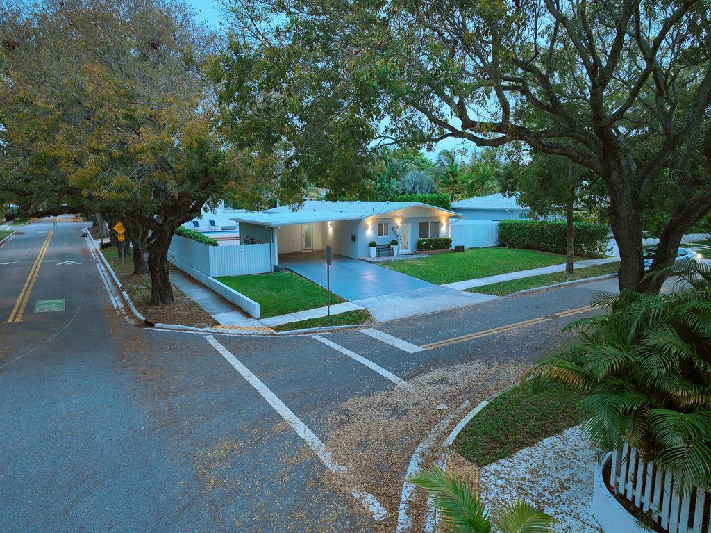 Photo of 747 Avon Road, West Palm Beach, FL 33401 (MLS # B26012826)