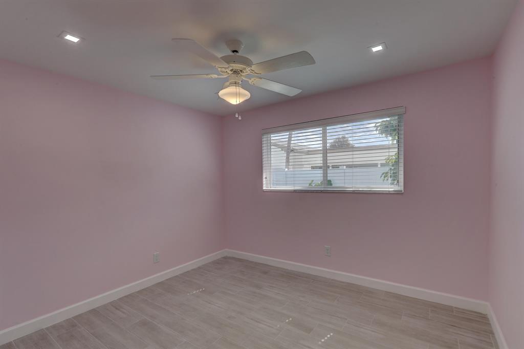 LIGHTHOUSE POINT EXT 3RD SEC - Residential